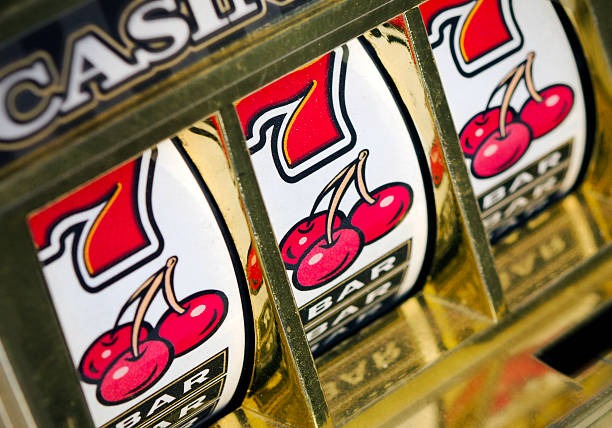 maluku toto roulette wheel spin in HD studio